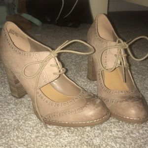NEW Crown Vintage Camel Heels